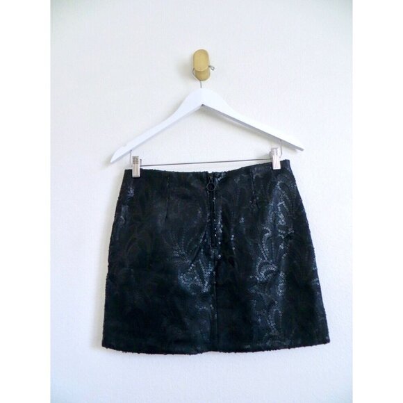 NEW! Blank NYC Vegan Leather Black Sequined Embroidery Detail Mini Skirt SZ 26 - Picture 10 of 14